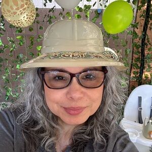 Meet your Posher, Angie